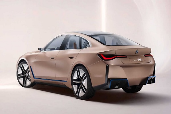 BMW تكشف النقاب عن سيارة i4 الكهربائية